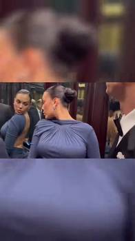 乔治娜在C罗身边对着镜子小秀身材,这种背拔火罐最合适了~