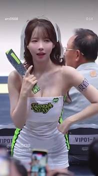 三上悠亚在宝岛联赛和球迷的可爱互动，就问你受得了嘛？🙊